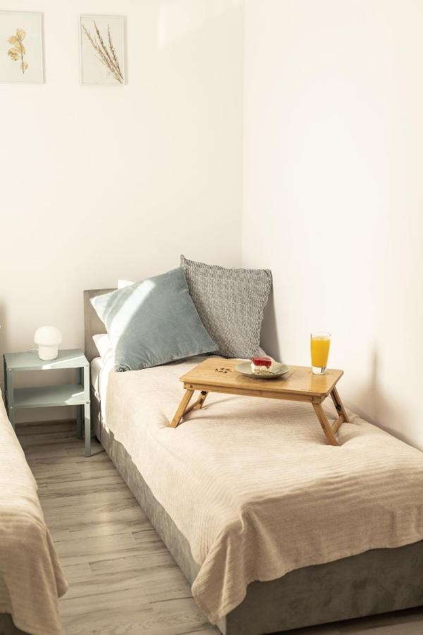 Апартаменти Apartament Pod Lasem Олджиховіце-Клодзькі Екстер'єр фото